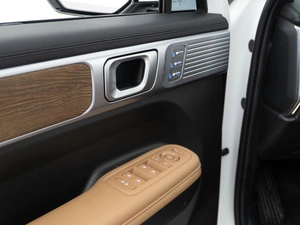 Внедорожник Hyundai Santa Fe 2024 года, 6098999 рублей, Москва