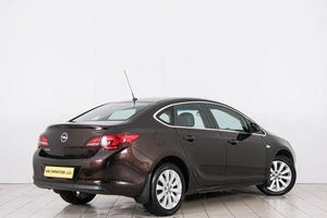 Седан Opel Astra 2014 года, 829000 рублей, Красноярск