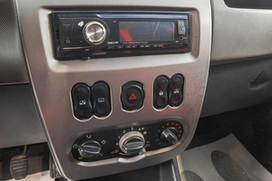 Седан Renault Logan 2010 года, 499000 рублей, Барнаул