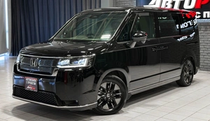Минивэн Honda Stepwgn Spada 2023 года, 2950000 рублей, Красноярск