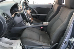 Седан Toyota Avensis 2009 года, 999000 рублей, Омск