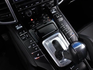 Внедорожник Porsche Cayenne 2013 года, 2977077 рублей, Москва