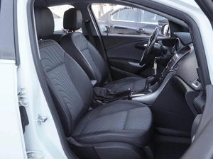 Седан Opel Astra 2013 года, 890000 рублей, Волгоград