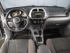 Внедорожник Toyota RAV4 2001 года, 670000 рублей, Омск