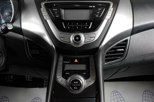 Седан Hyundai Elantra 2012 года, 919000 рублей, Тюмень
