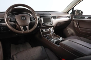 Внедорожник Volkswagen Touareg 2015 года, 3389000 рублей, Новосибирск