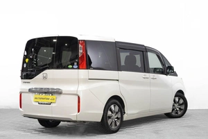 Минивэн Honda Stepwgn 2016 года, 1939000 рублей, Барнаул