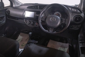 Хетчбэк Toyota Vitz 2019 года, 1069000 рублей, Томск