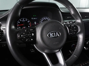 Седан Kia Rio 2020 года, 1872000 рублей, Красный Пахарь