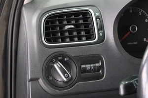 Седан Volkswagen Polo 2013 года, 799000 рублей, Омск