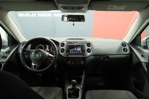 Внедорожник Volkswagen Tiguan 2015 года, 1500000 рублей, Курск