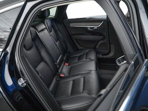 Седан Volvo S90 2023 года, 4599050 рублей, Москва