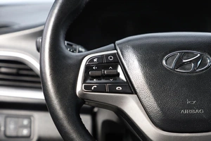 Седан Hyundai Solaris 2017 года, 999000 рублей, Новосибирск