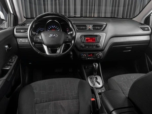 Седан Kia Rio 2013 года, 899000 рублей, Тюмень