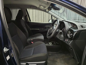 Хетчбэк Toyota Vitz 2018 года, 1089000 рублей, Красноярск