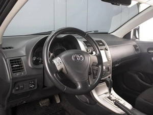 Седан Toyota Corolla 2007 года, 870000 рублей, Омск