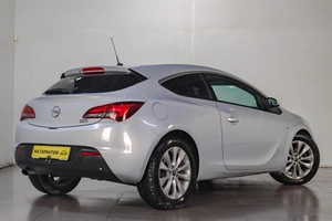 Хетчбэк Opel Astra GTC 2013 года, 1029000 рублей, Челябинск