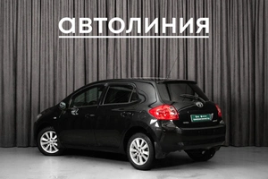 Хетчбэк Toyota Auris 2008 года, 675000 рублей, Красноярск