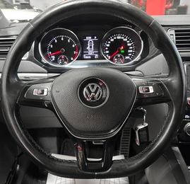 Седан Volkswagen Jetta 2017 года, 1247000 рублей, Красноярск