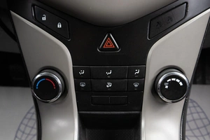 Седан Chevrolet Cruze 2012 года, 559000 рублей, Оренбург