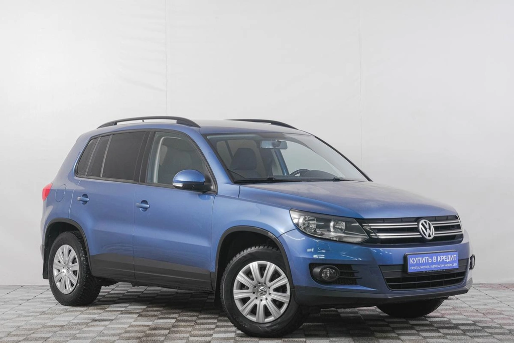 Внедорожник Volkswagen Tiguan 2011 года, 1289000 рублей, Кемерово