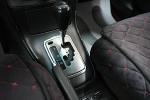 Седан Toyota Avensis 2004 года, 769000 рублей, Омск