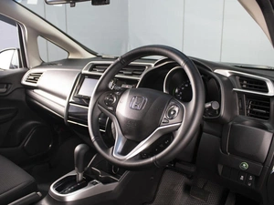 Хетчбэк Honda Fit 2018 года, 1360000 рублей, Омск