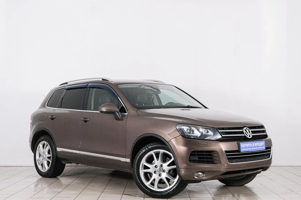 Внедорожник Volkswagen Touareg 2013 года, 1889000 рублей, Красноярск