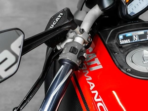 Ducati Diavel Carbon 2012 года, 950000 рублей, Тюмень
