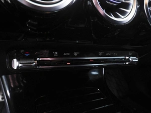 Седан Mercedes-benz CLA-класс 2019 года, 2800000 рублей, Ростов-на-Дону