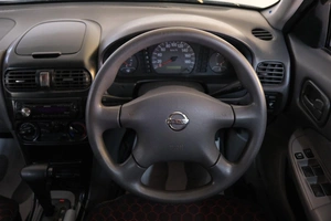 Седан Nissan Sunny 2004 года, 299000 рублей, Омск