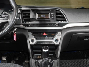 Седан Hyundai Elantra 2018 года, 948000 рублей, Тверь