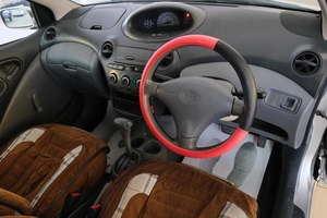 Хетчбэк Toyota Vitz 1999 года, 419000 рублей, Омск