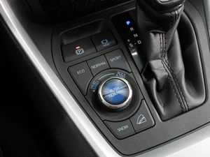 Внедорожник Toyota RAV4 2021 года, 3799000 рублей, Тюмень