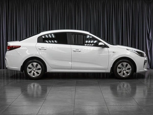 Седан Kia Rio 2018 года, 1449000 рублей, Тюмень