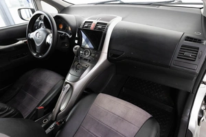 Хетчбэк Toyota Auris 2007 года, 799000 рублей, Красноярск