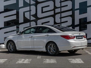 Седан Hyundai Sonata 2012 года, 999000 рублей, Краснодар