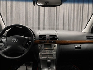 Седан Toyota Avensis 2007 года, 825000 рублей, Красноярск