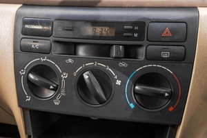 Седан Toyota Corolla 2002 года, 619000 рублей, Барнаул