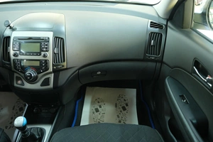 Хетчбэк Hyundai i30 2009 года, 679000 рублей, Омск