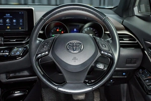 Внедорожник Toyota C-HR 2019 года, 2170000 рублей, Красноярск