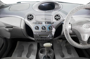 Седан Toyota Platz 2000 года, 349000 рублей, Барнаул