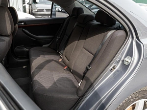 Седан Toyota Avensis 2004 года, 678000 рублей, Краснодар