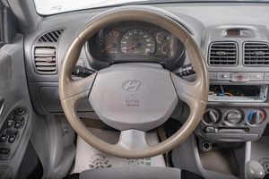 Седан Hyundai Accent 2005 года, 399000 рублей, Томск