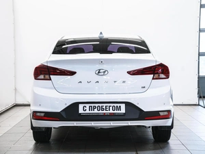 Седан Hyundai Avante 2019 года, 1600000 рублей, Красноярск