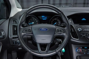 Седан Ford Focus 2018 года, 997000 рублей, Красноярск
