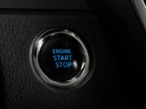 Седан Toyota Camry 2020 года, 3349000 рублей, Тюмень