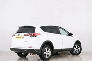 Внедорожник Toyota RAV4 2017 года, 2849000 рублей, Красноярск