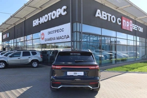 Седан Geely Monjaro 2023 года, 3400000 рублей, Мирное