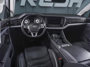 Внедорожник Volkswagen Touareg 2018 года, 4749000 рублей, Ростов-на-Дону